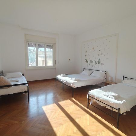 Dock Bay Lodge Hostello Трієст Екстер'єр фото